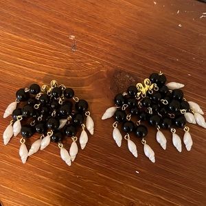 Lele Sadouhgi - pearl shelled cluster drop